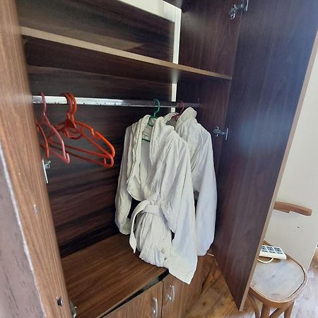 אלכסנדריה Arab Hostel, Welcoming All Solo And Groups Travellers But, Unmarried Couples Not Allowed מראה חיצוני תמונה